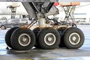 ارابه ی فرود هواپیما و عملکرد آنها در ایجاد سوانح و حوادث آتش سوزی