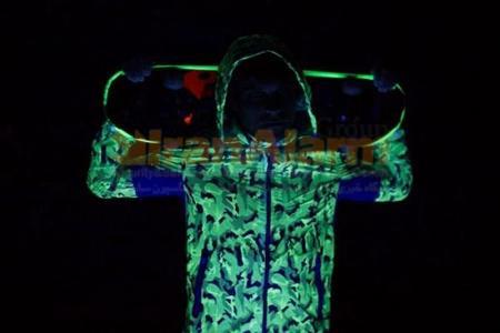 FANIGHT‌ اولین ژاکت جهان با الیاف درخشان برای حفظ ایمنی در شب