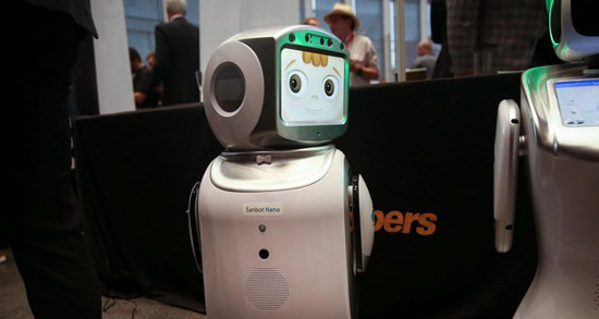 ربات کمکی Sanbot Nano با 82 سانتی‌متر قد، مراقب خانه شما خواهد بود!