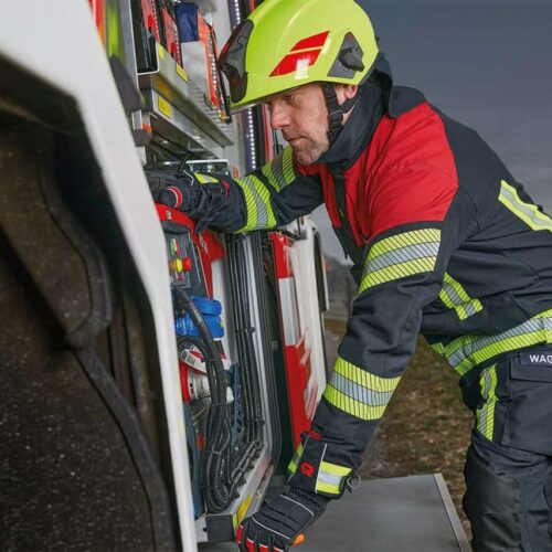لباس آتشنشانی که از ورود هرگونه ویروس و باکتری به بدن جلوگیری می کند!