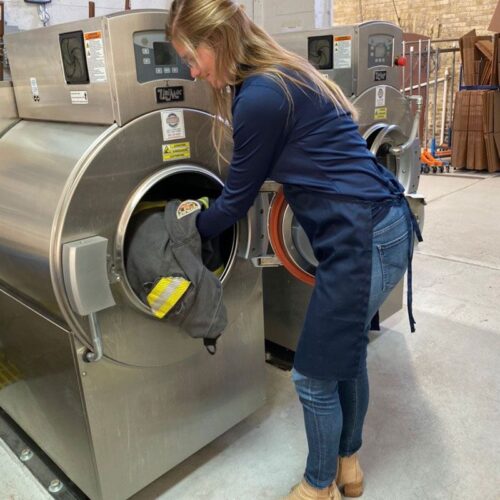 شستشوی لباس آتشنشانی با CO2 لباس ها را بیشتر و سریعتر تمیز می کند